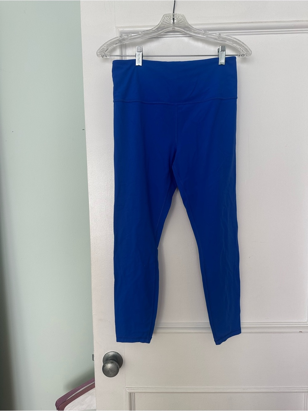 Athleta Elation 7/8 Leggings in GORGEOUS Varsity Blue in EUC!! 💙